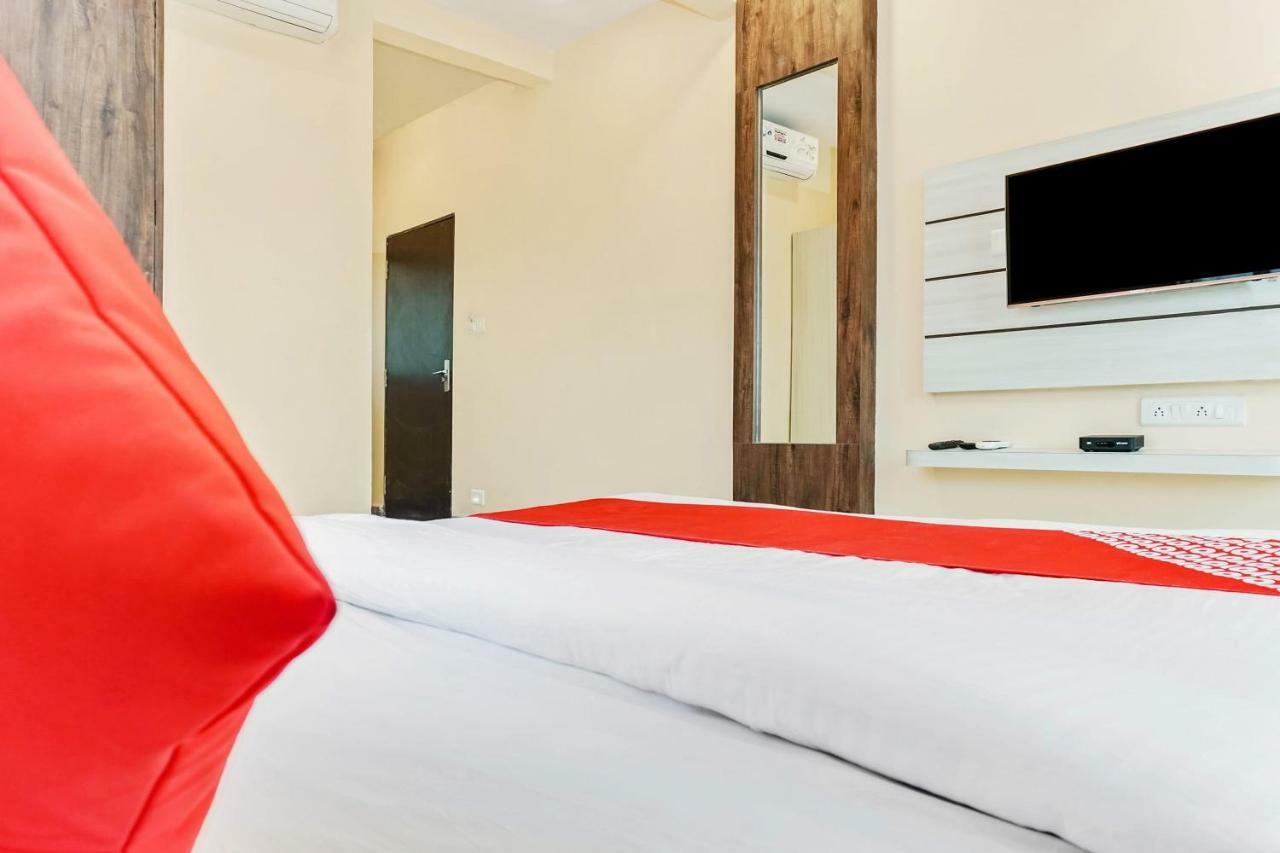 Oyo 29634 Hotel Navalai Pride Ratnagiri Exterior photo
